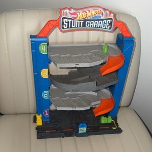 Stunt Garage Playset - Blue/Gray/Orange Hot Wheels as is